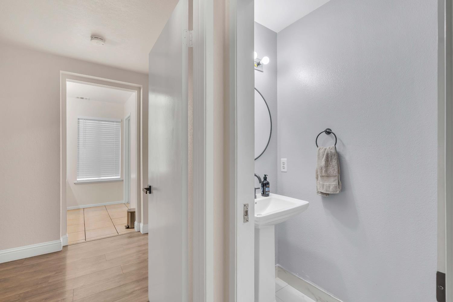 3516 W Dovewood Ave, Fresno, CA 93711