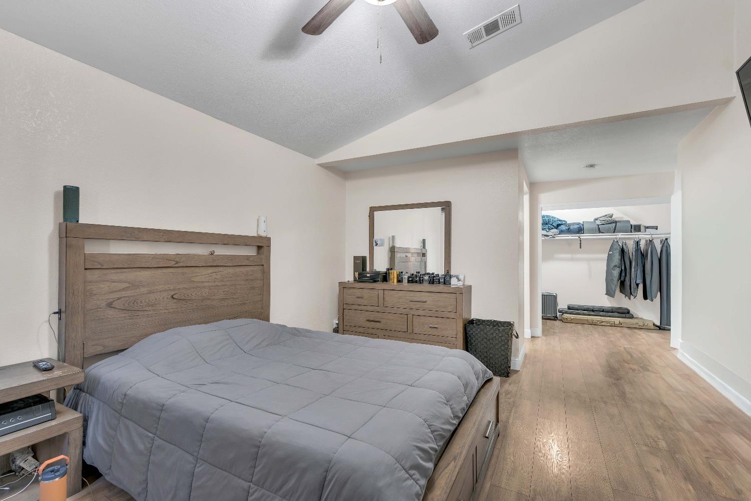 3516 W Dovewood Ave, Fresno, CA 93711