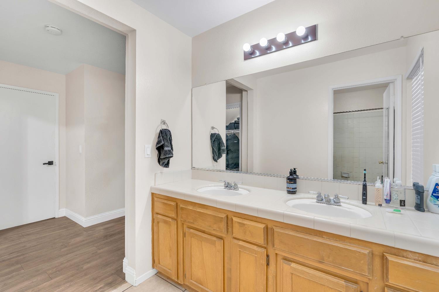 3516 W Dovewood Ave, Fresno, CA 93711