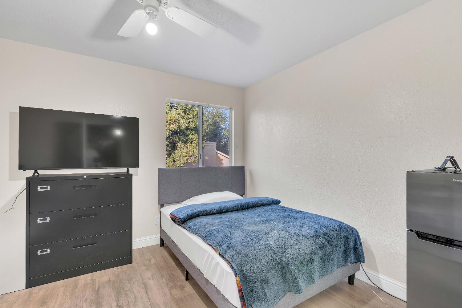 3516 W Dovewood Ave, Fresno, CA 93711