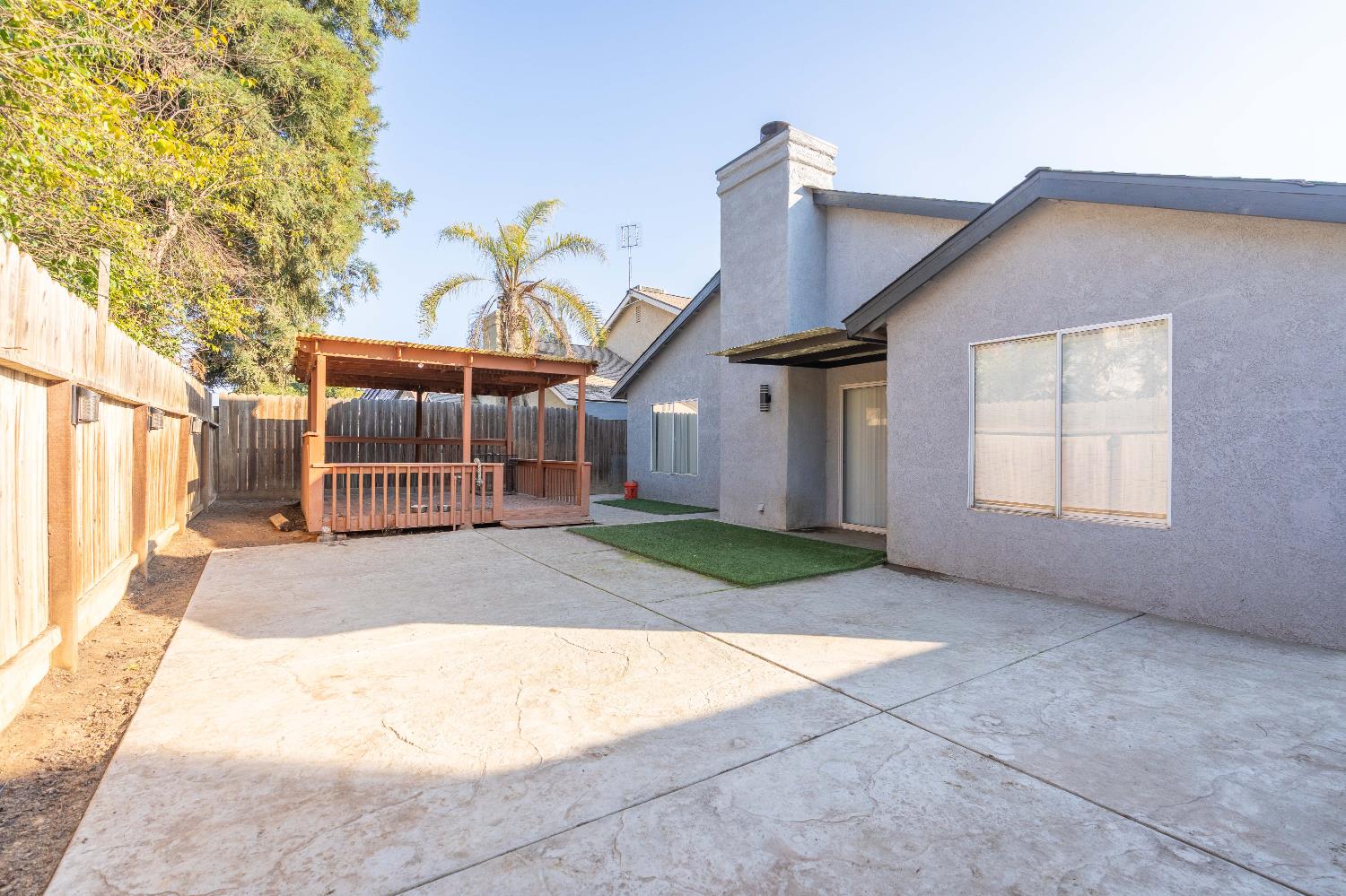 3516 W Dovewood Ave, Fresno, CA 93711