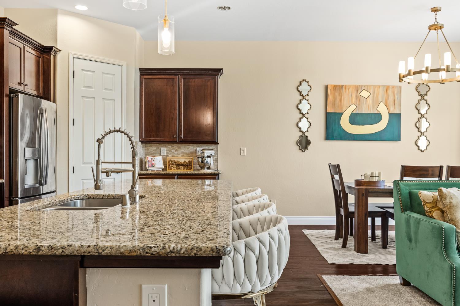 6065 N Sycamore Ave, Fresno, CA 93723