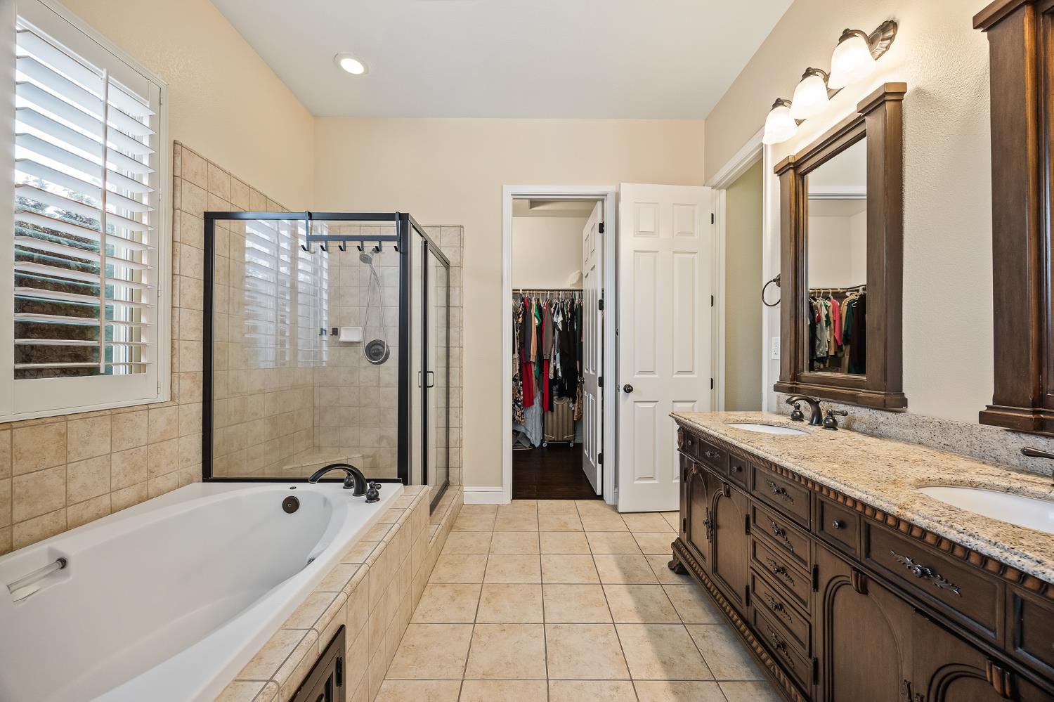 6065 N Sycamore Ave, Fresno, CA 93723