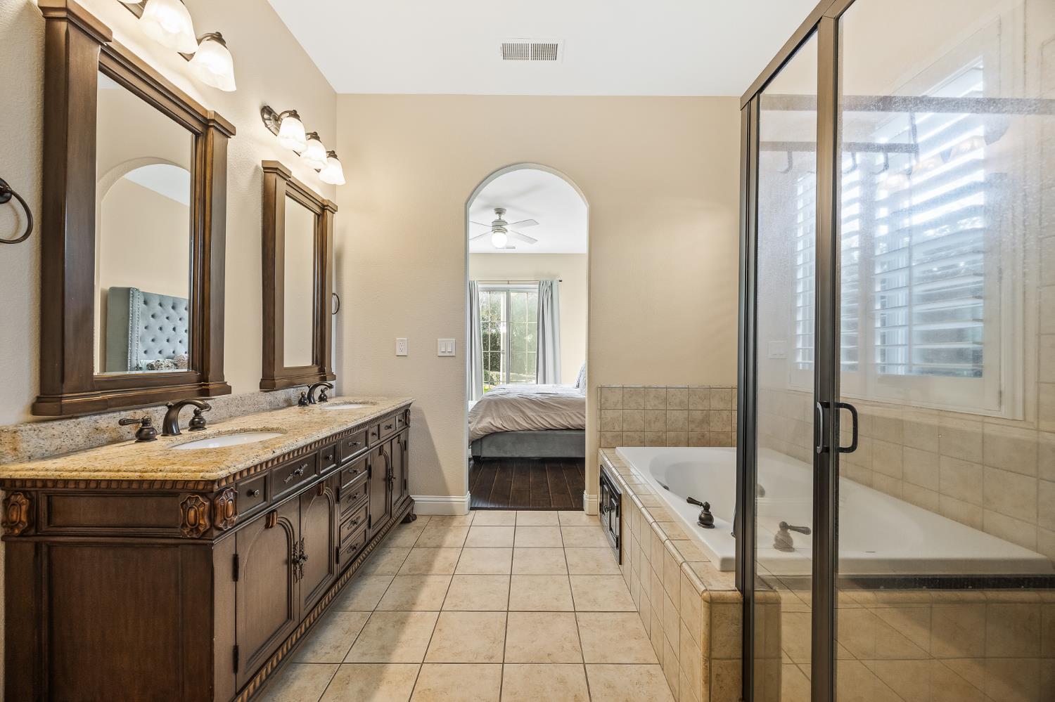 6065 N Sycamore Ave, Fresno, CA 93723