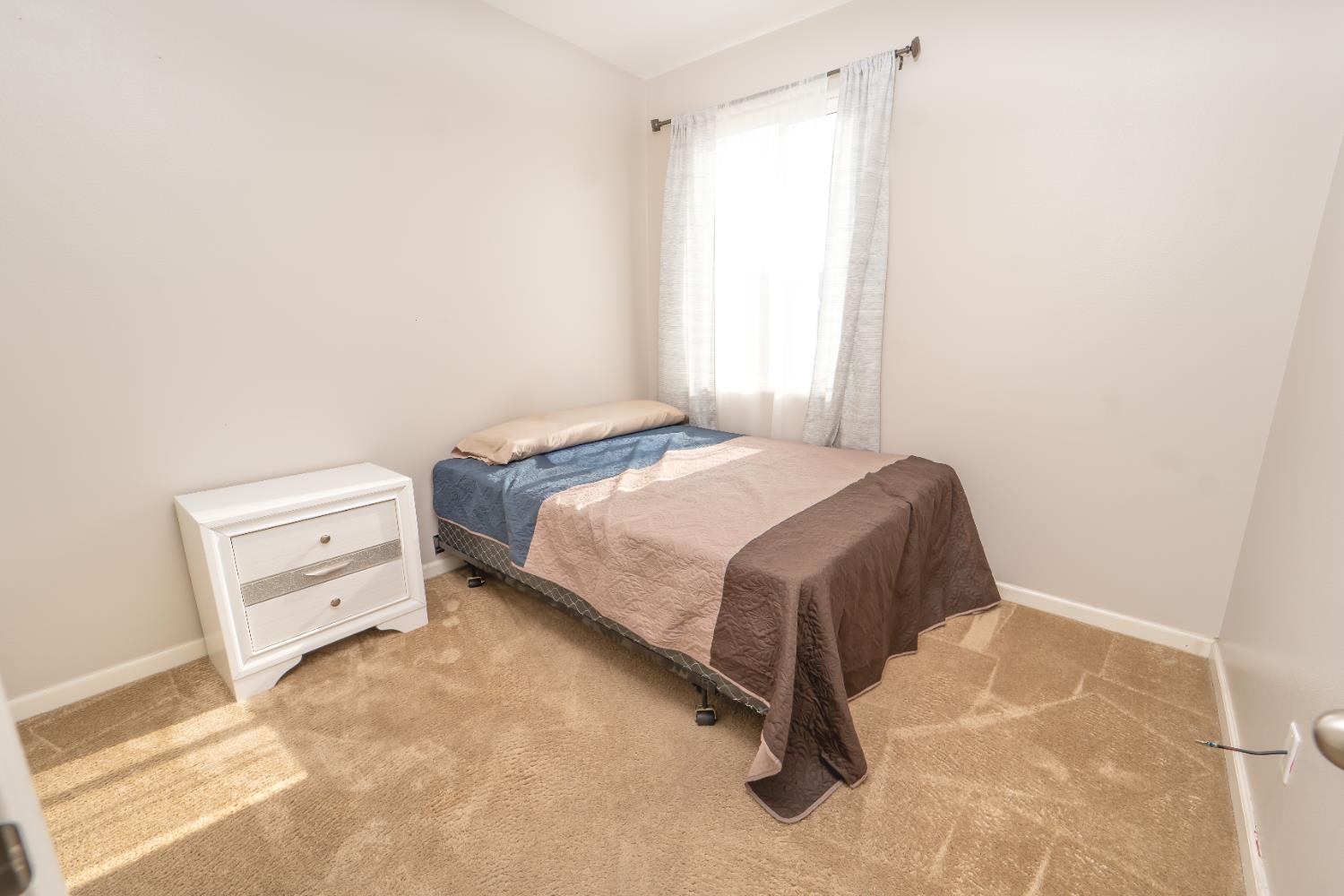 900 Heather, Dinuba, CA 93618