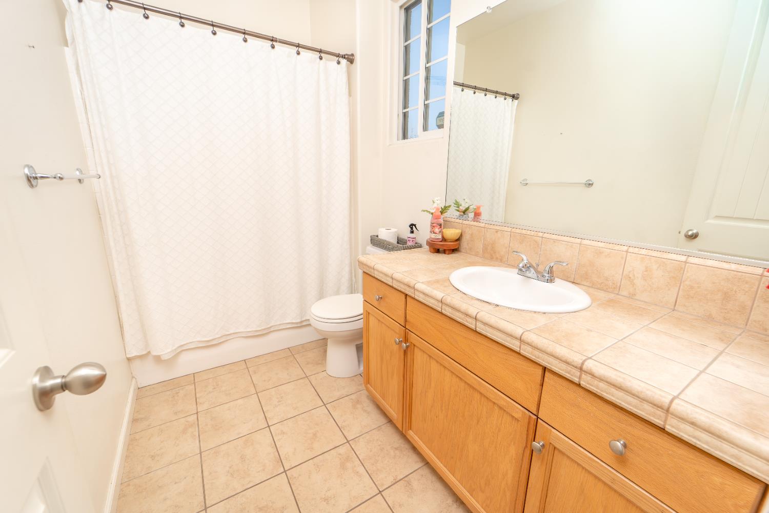 900 Heather, Dinuba, CA 93618