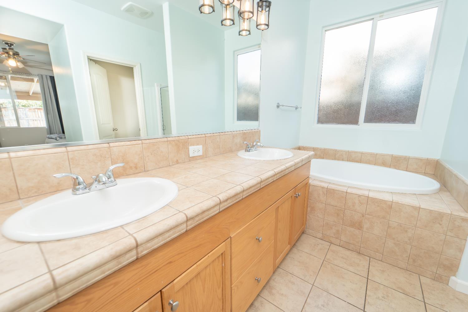 900 Heather, Dinuba, CA 93618