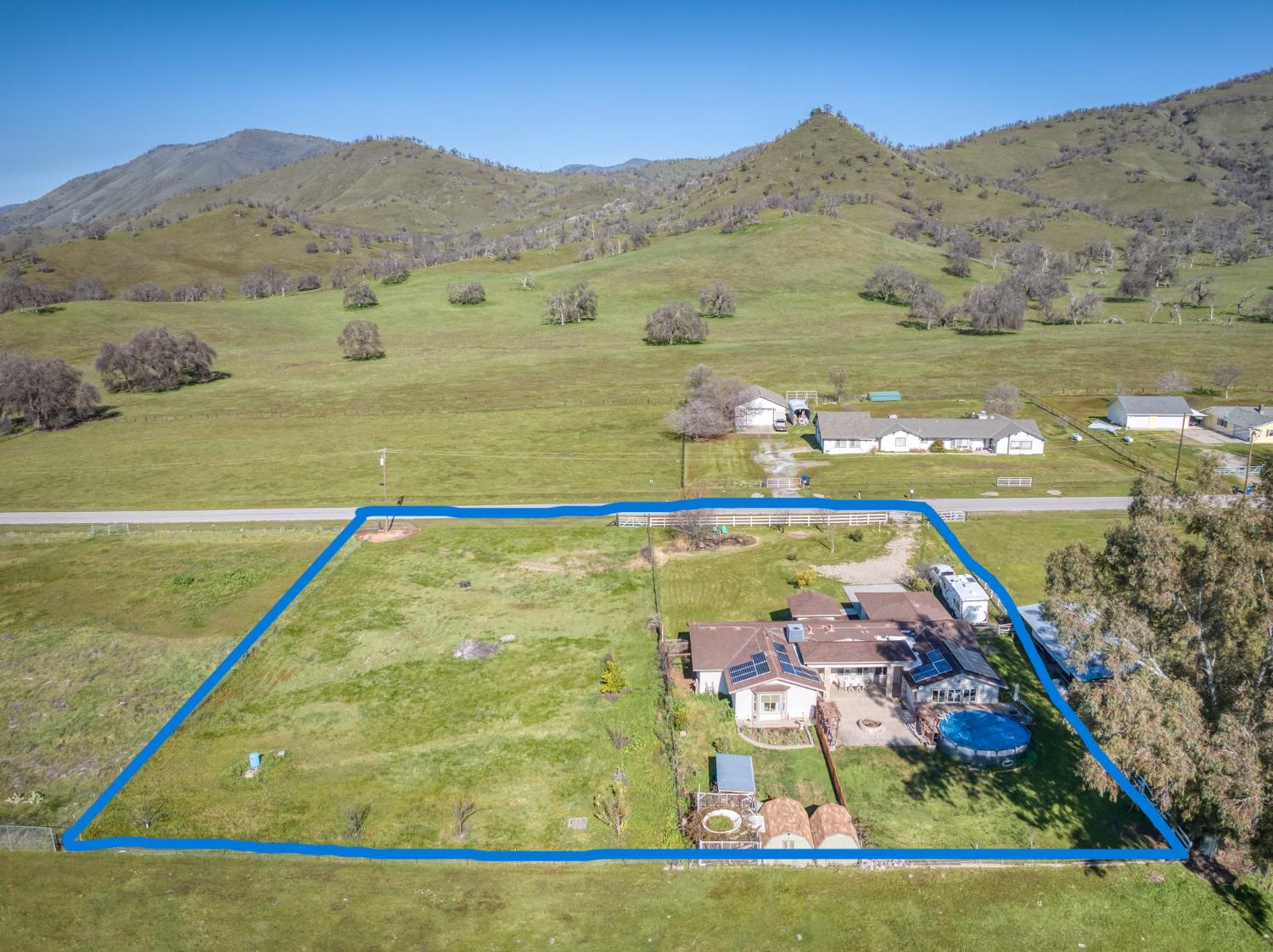 7767 Buckhorn Dr, Sanger, CA 93657