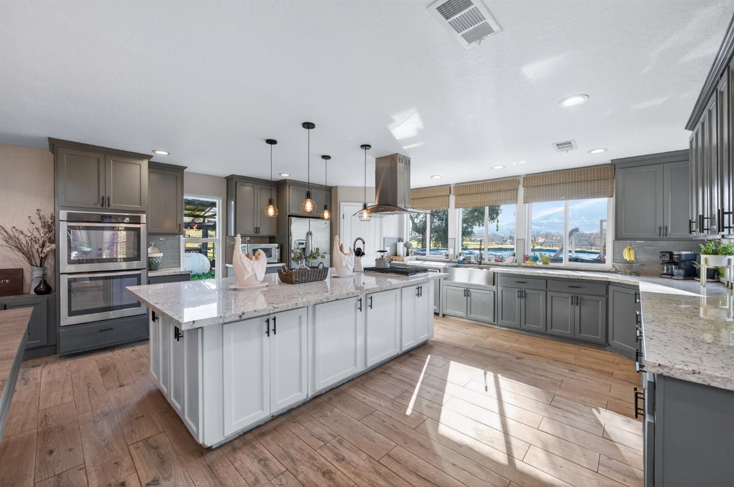 7767 Buckhorn Dr, Sanger, CA 93657