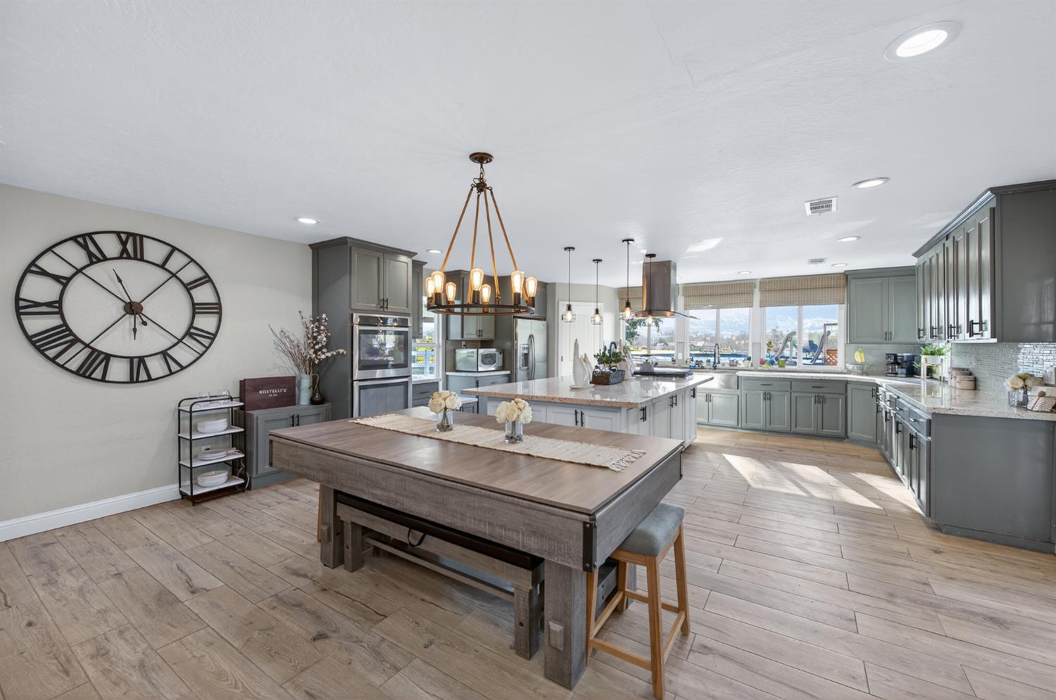 7767 Buckhorn Dr, Sanger, CA 93657