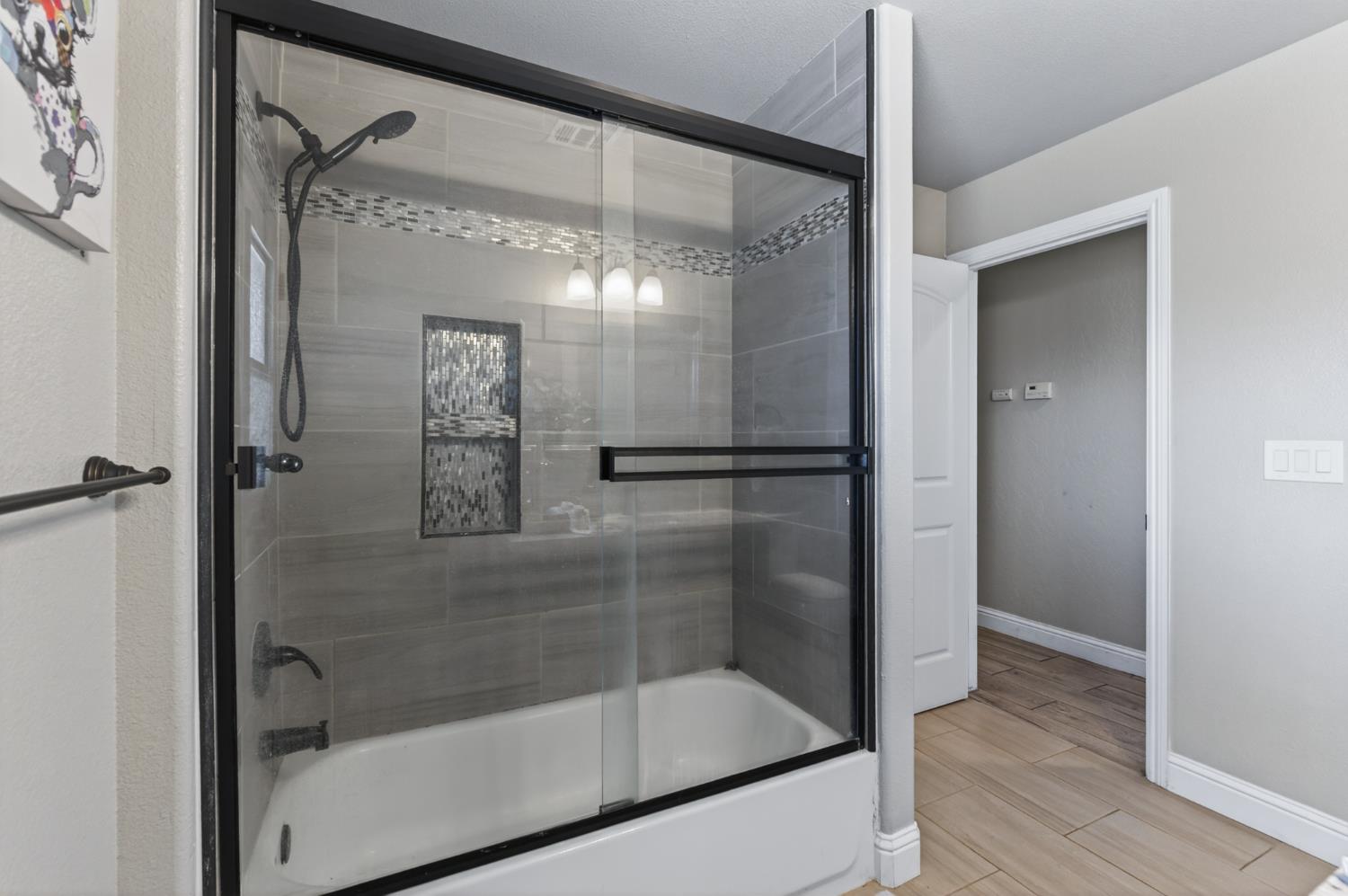 7767 Buckhorn Dr, Sanger, CA 93657