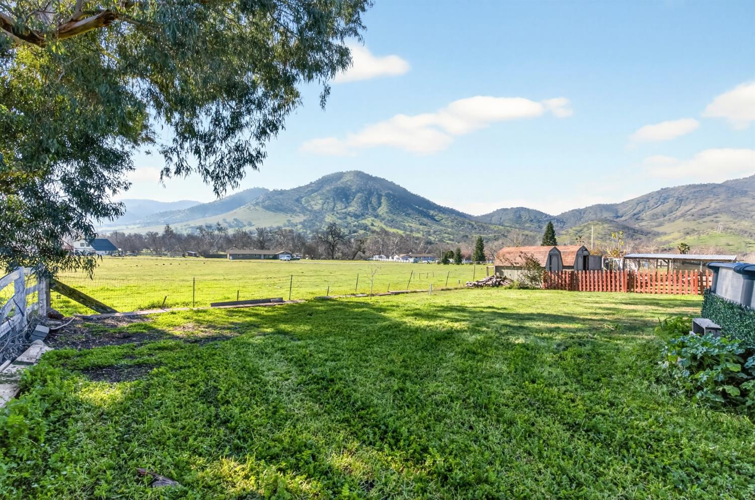 7767 Buckhorn Dr, Sanger, CA 93657