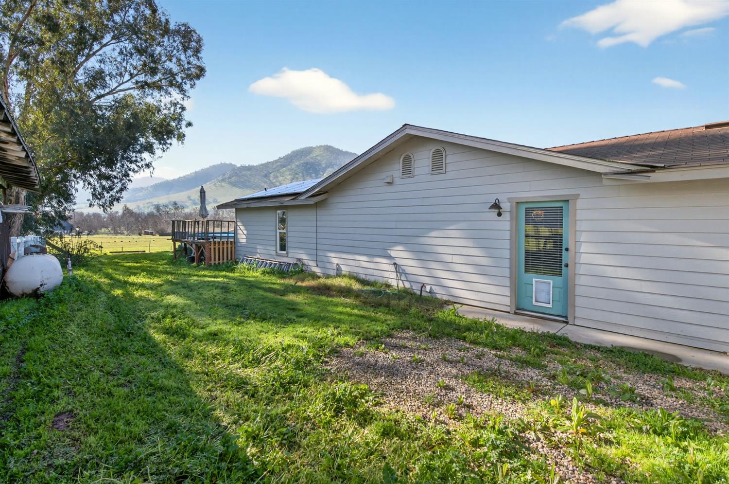 7767 Buckhorn Dr, Sanger, CA 93657