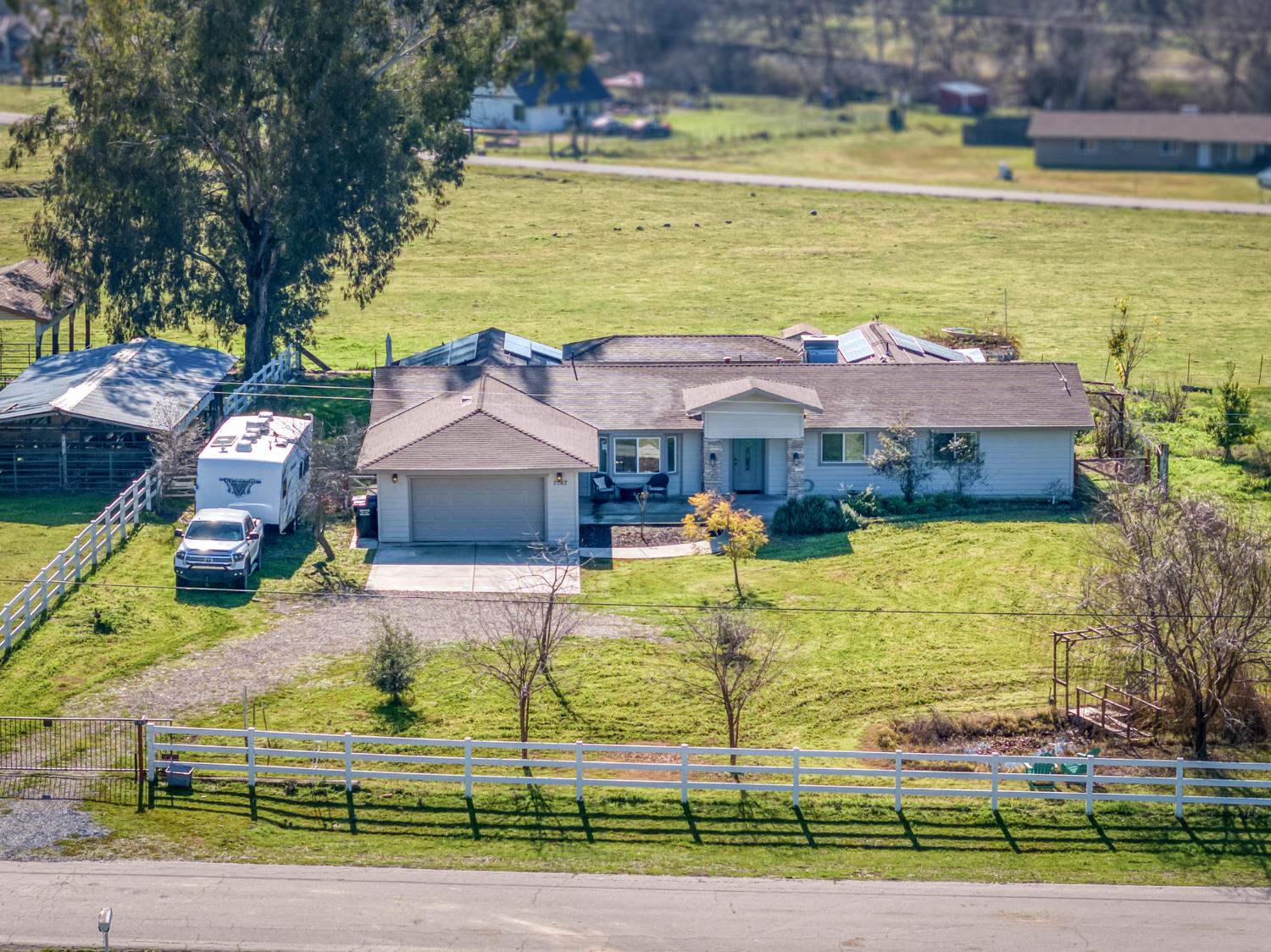 7767 Buckhorn Dr, Sanger, CA 93657