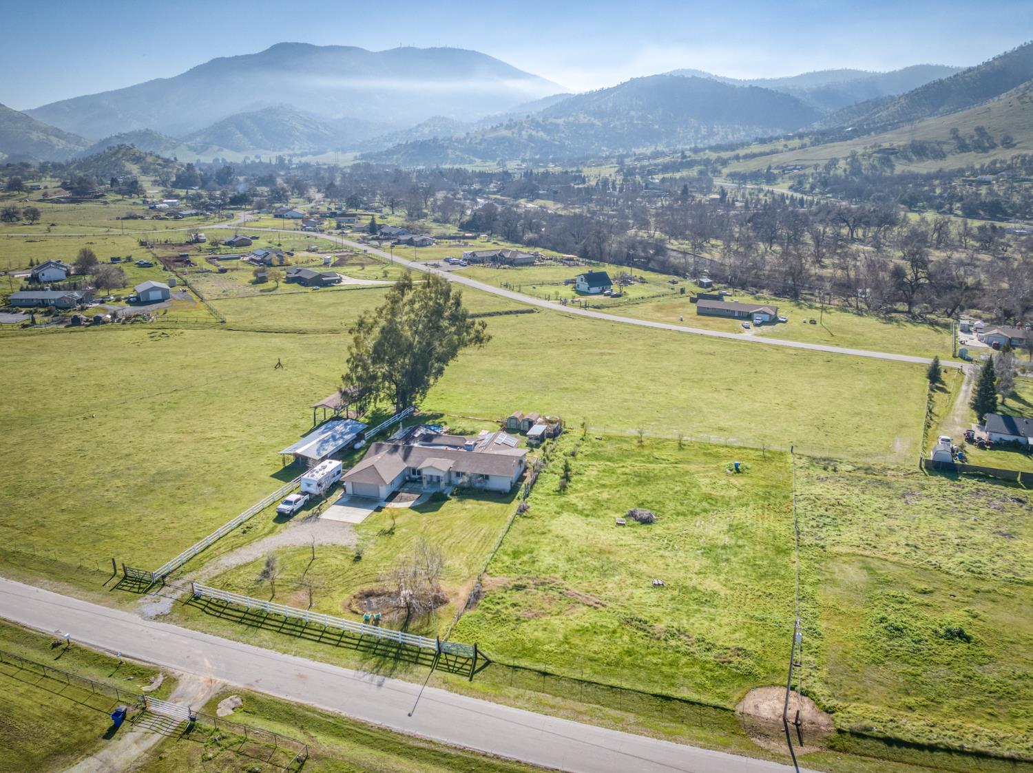 7767 Buckhorn Dr, Sanger, CA 93657