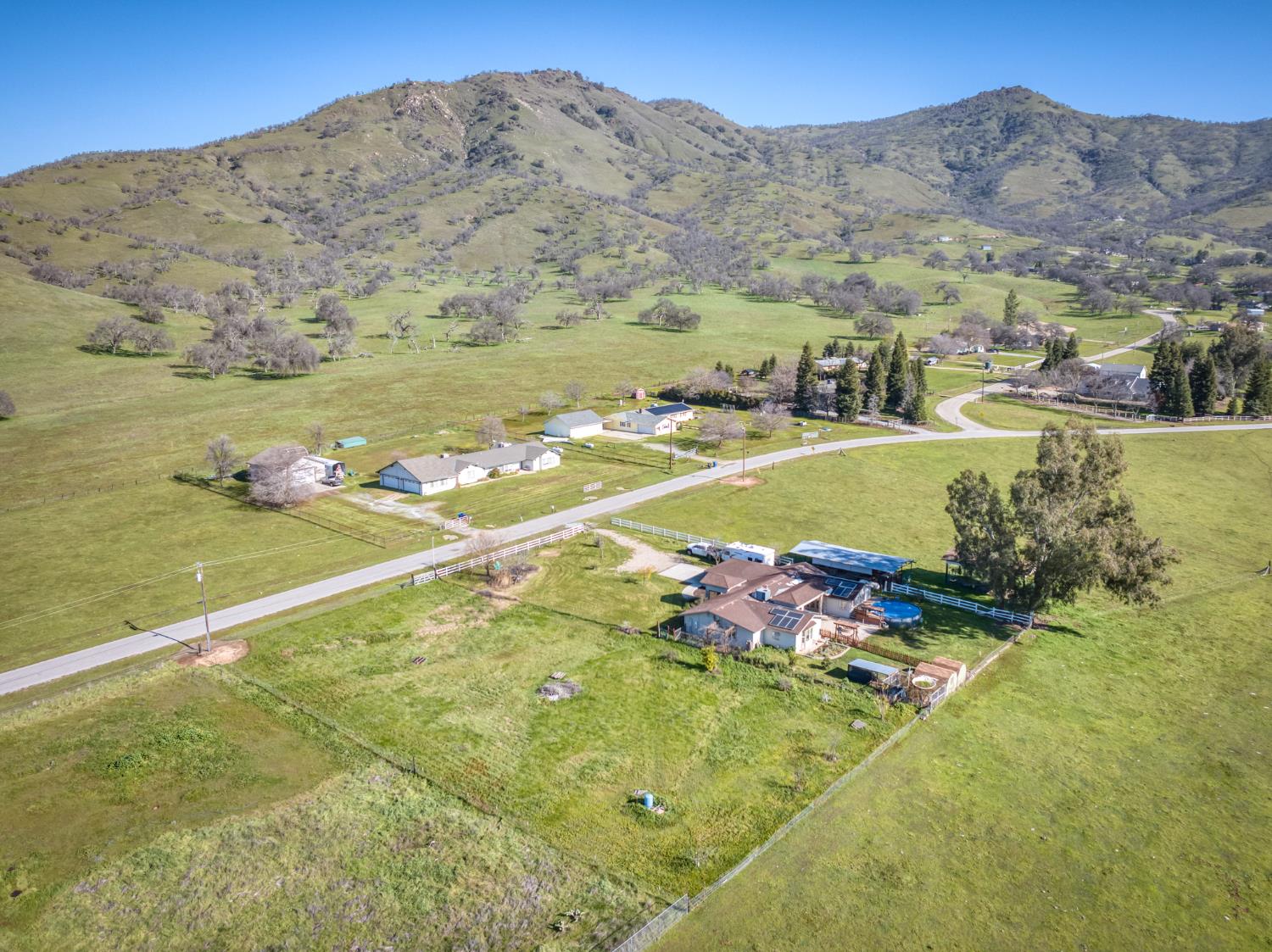 7767 Buckhorn Dr, Sanger, CA 93657