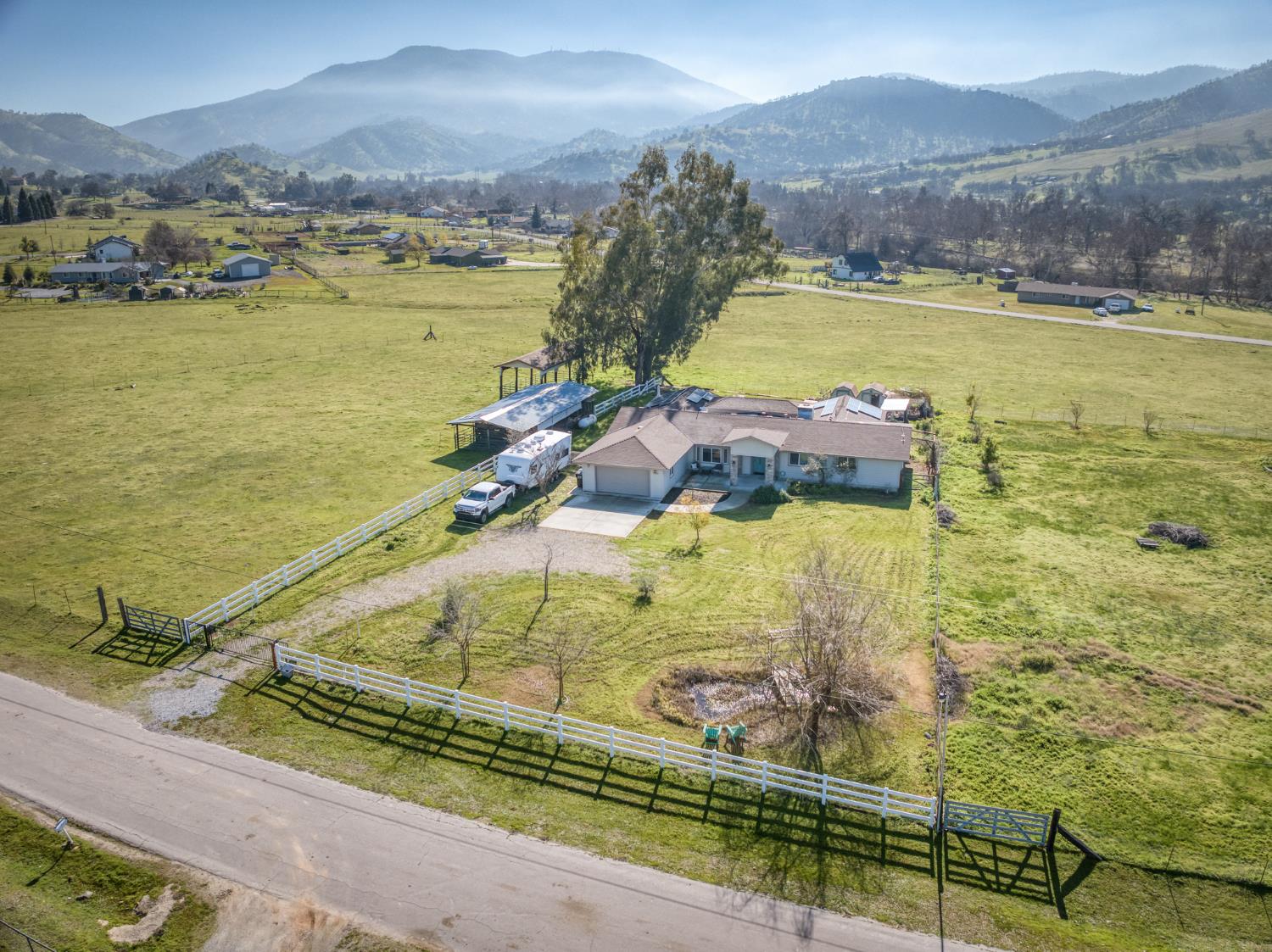 7767 Buckhorn Dr, Sanger, CA 93657