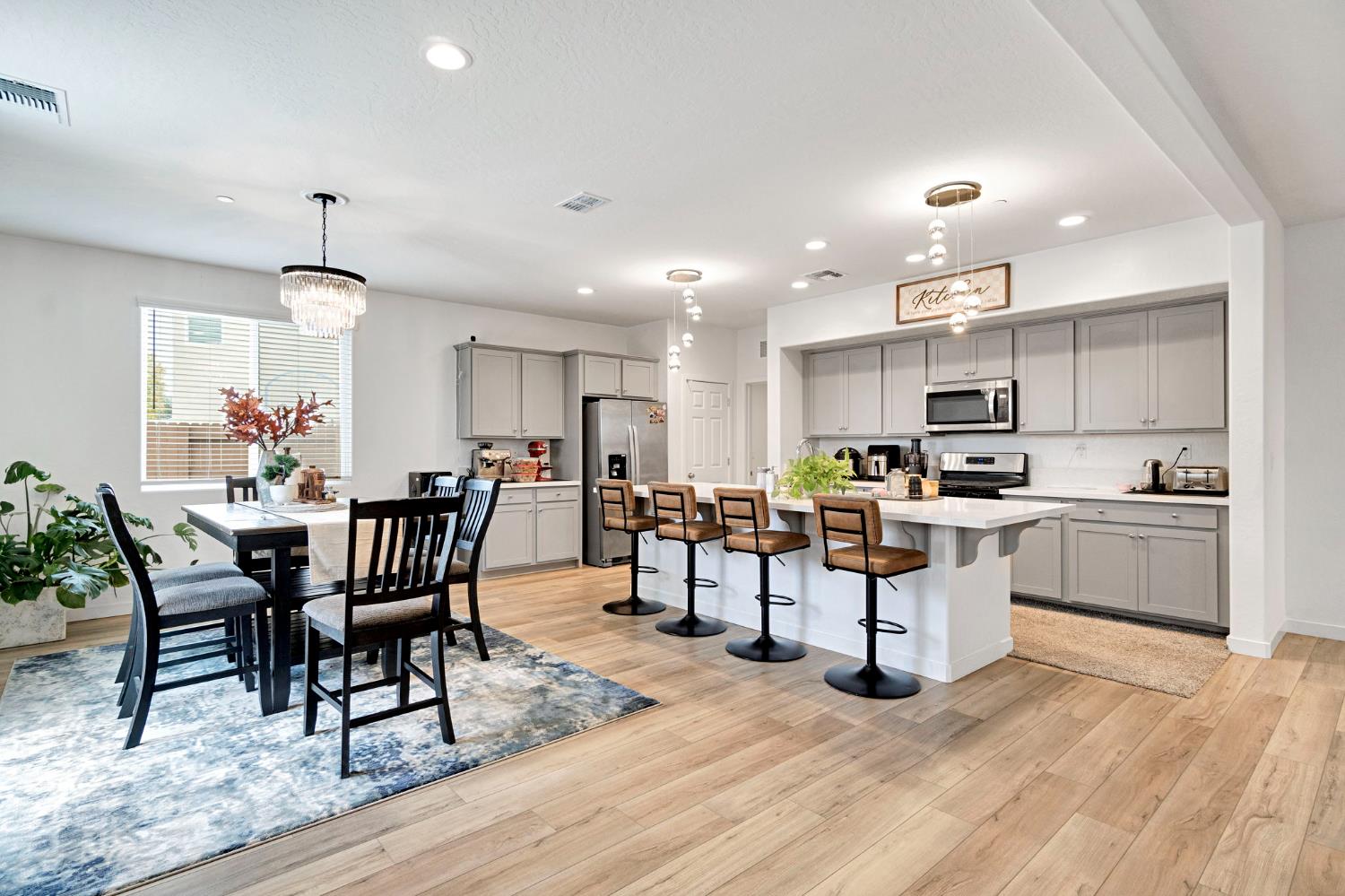 2481 N Pearwood Ave, Fresno, CA 93727