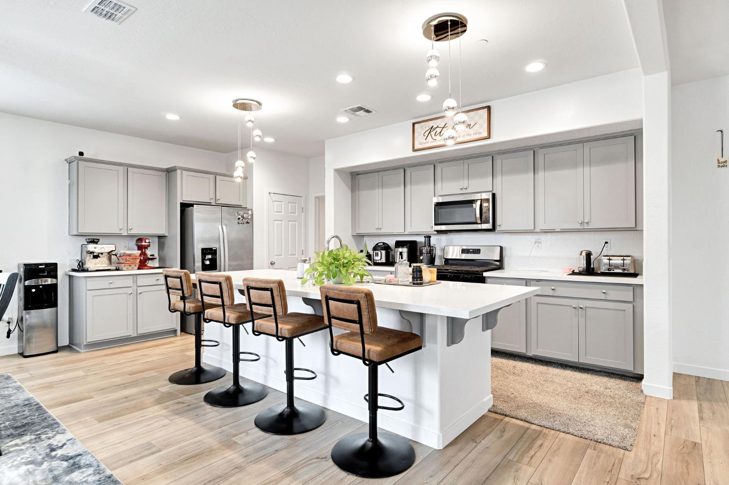 2481 N Pearwood Ave, Fresno, CA 93727