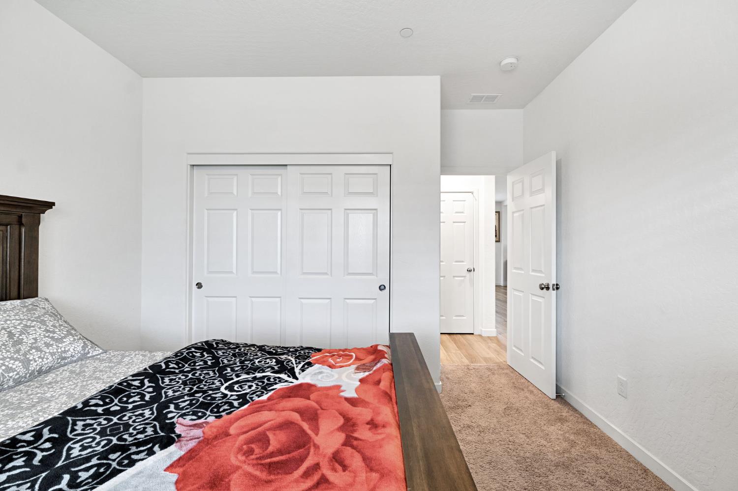 2481 N Pearwood Ave, Fresno, CA 93727