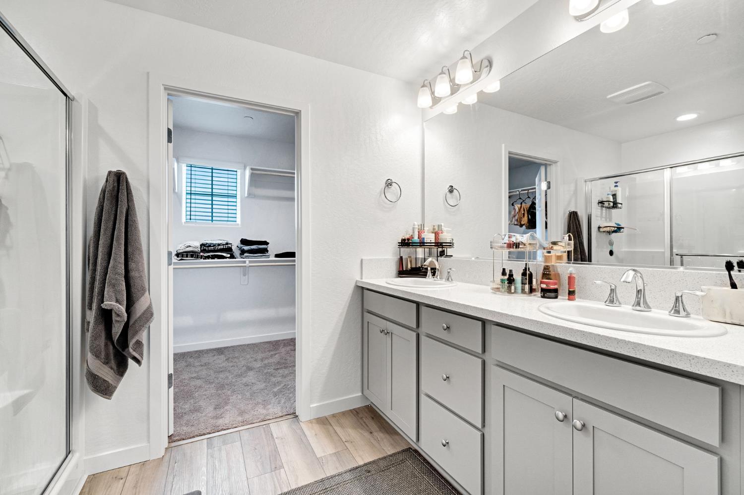 2481 N Pearwood Ave, Fresno, CA 93727