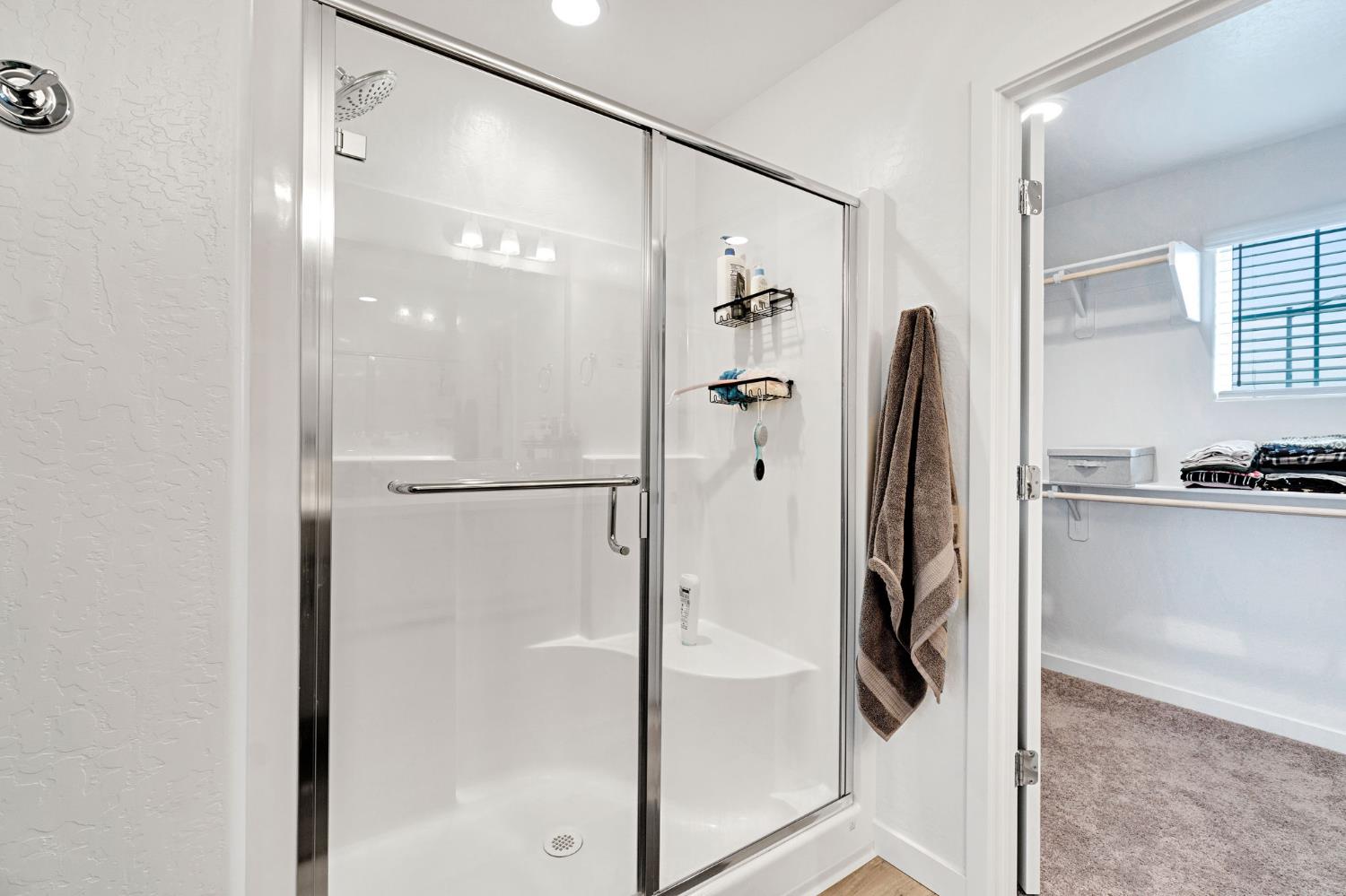 2481 N Pearwood Ave, Fresno, CA 93727