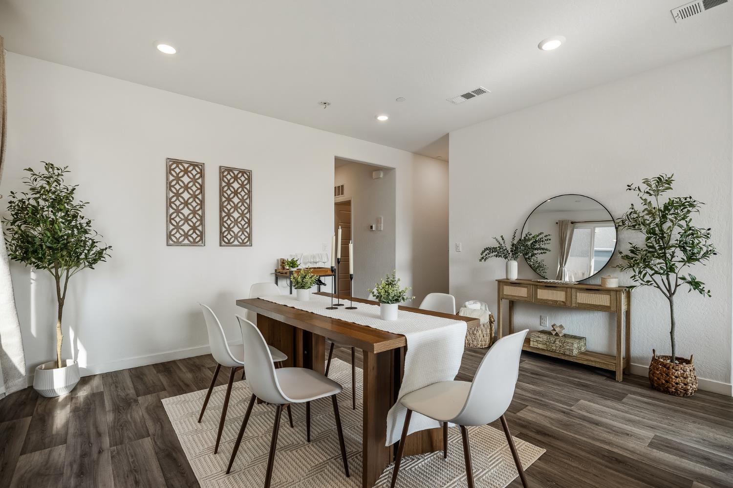 5783 W Laguna Ave, Fresno, CA 93722