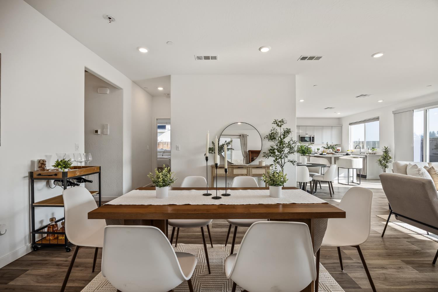 5783 W Laguna Ave, Fresno, CA 93722