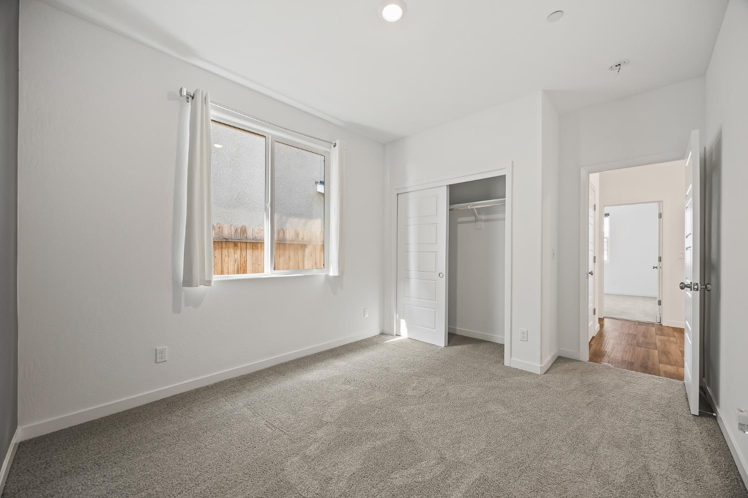 5783 W Laguna Ave, Fresno, CA 93722