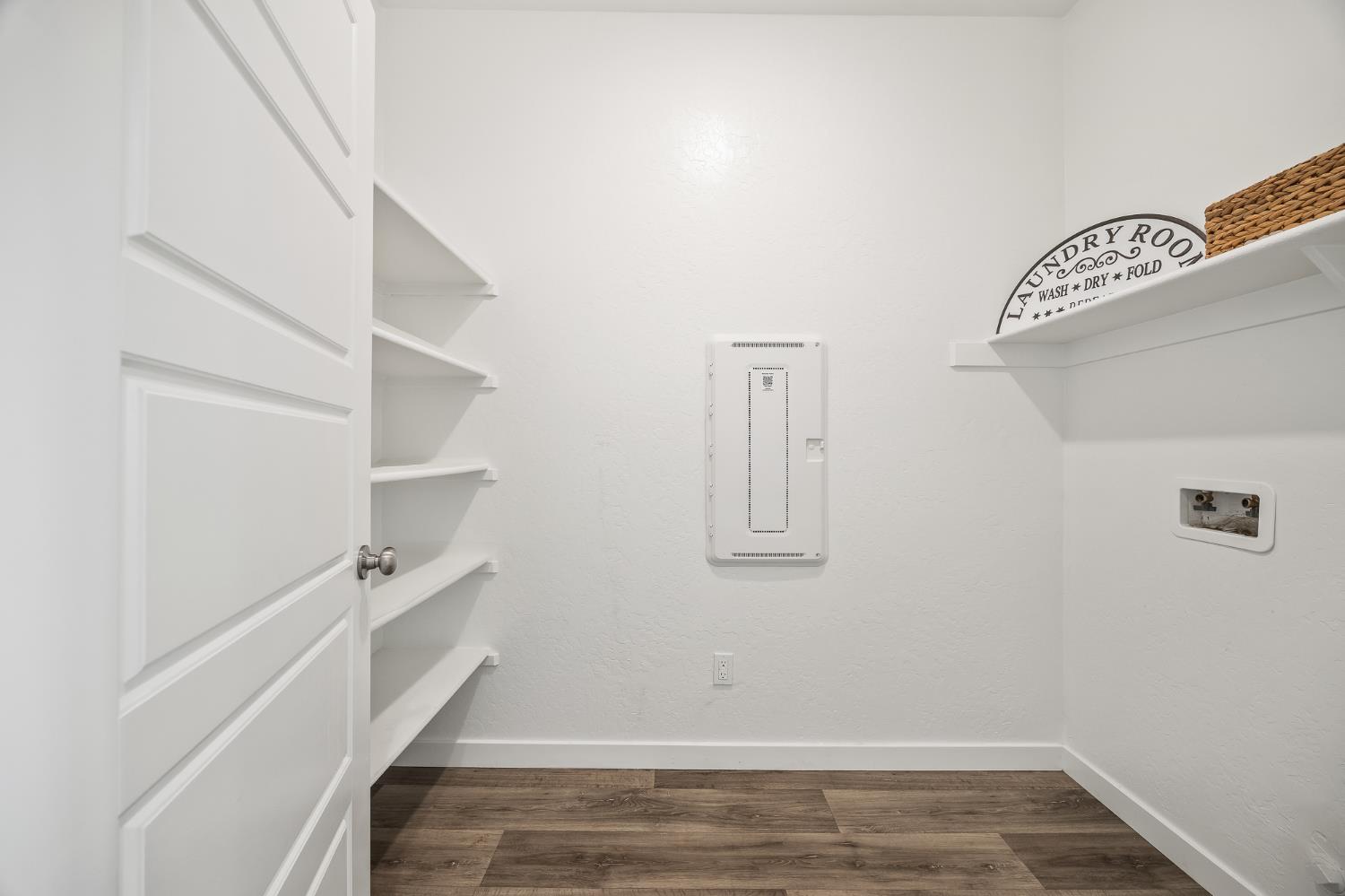 5783 W Laguna Ave, Fresno, CA 93722