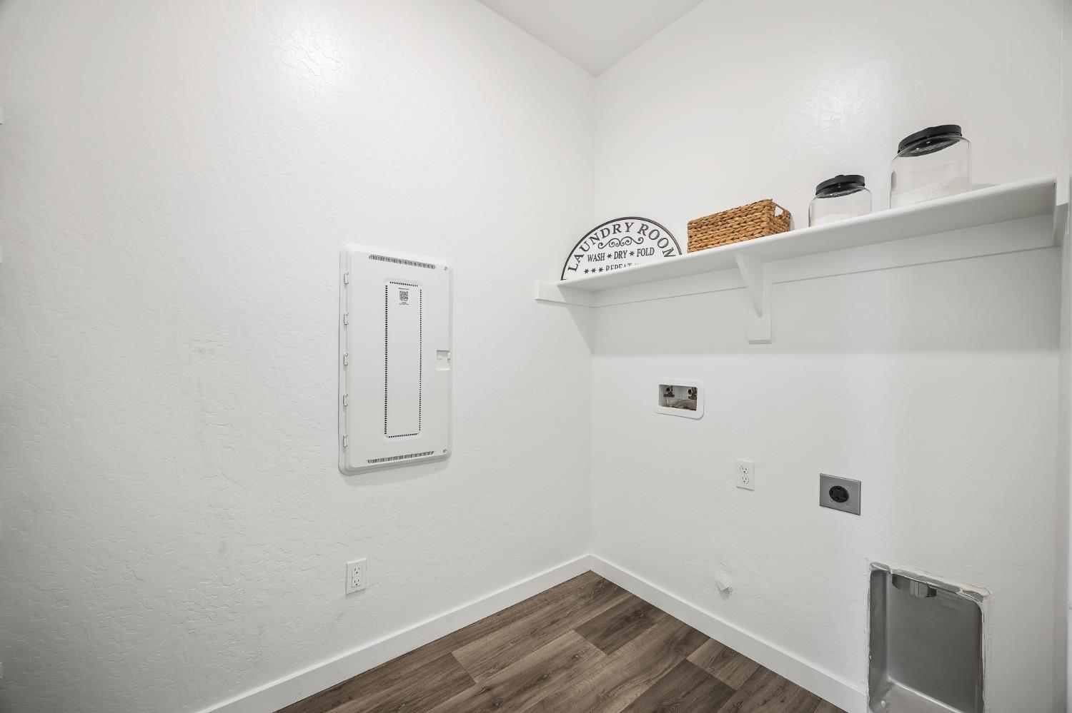 5783 W Laguna Ave, Fresno, CA 93722