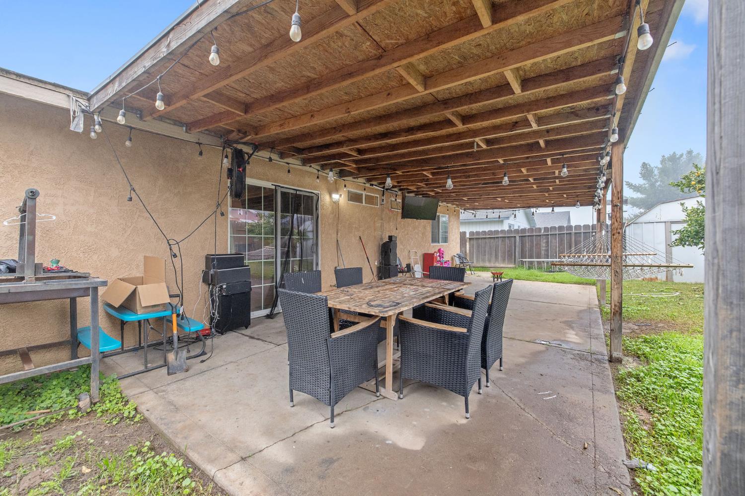 105 W Clark St, Madera, CA 93638