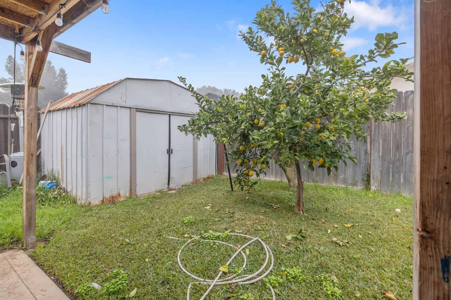 105 W Clark St, Madera, CA 93638