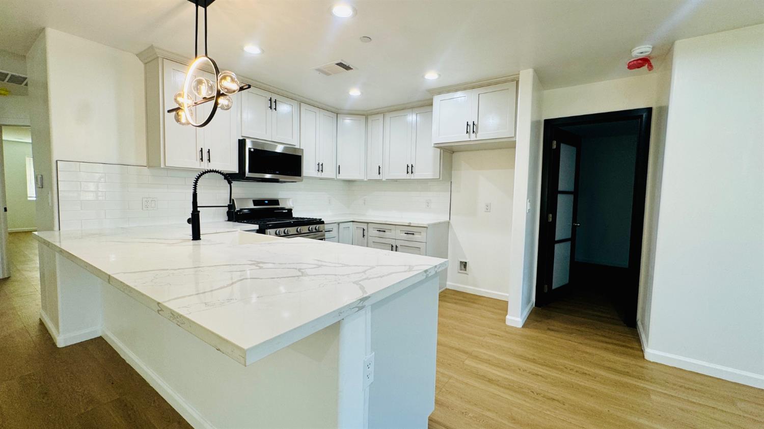 801 S Oleander Ave, Bakersfield, CA 93304