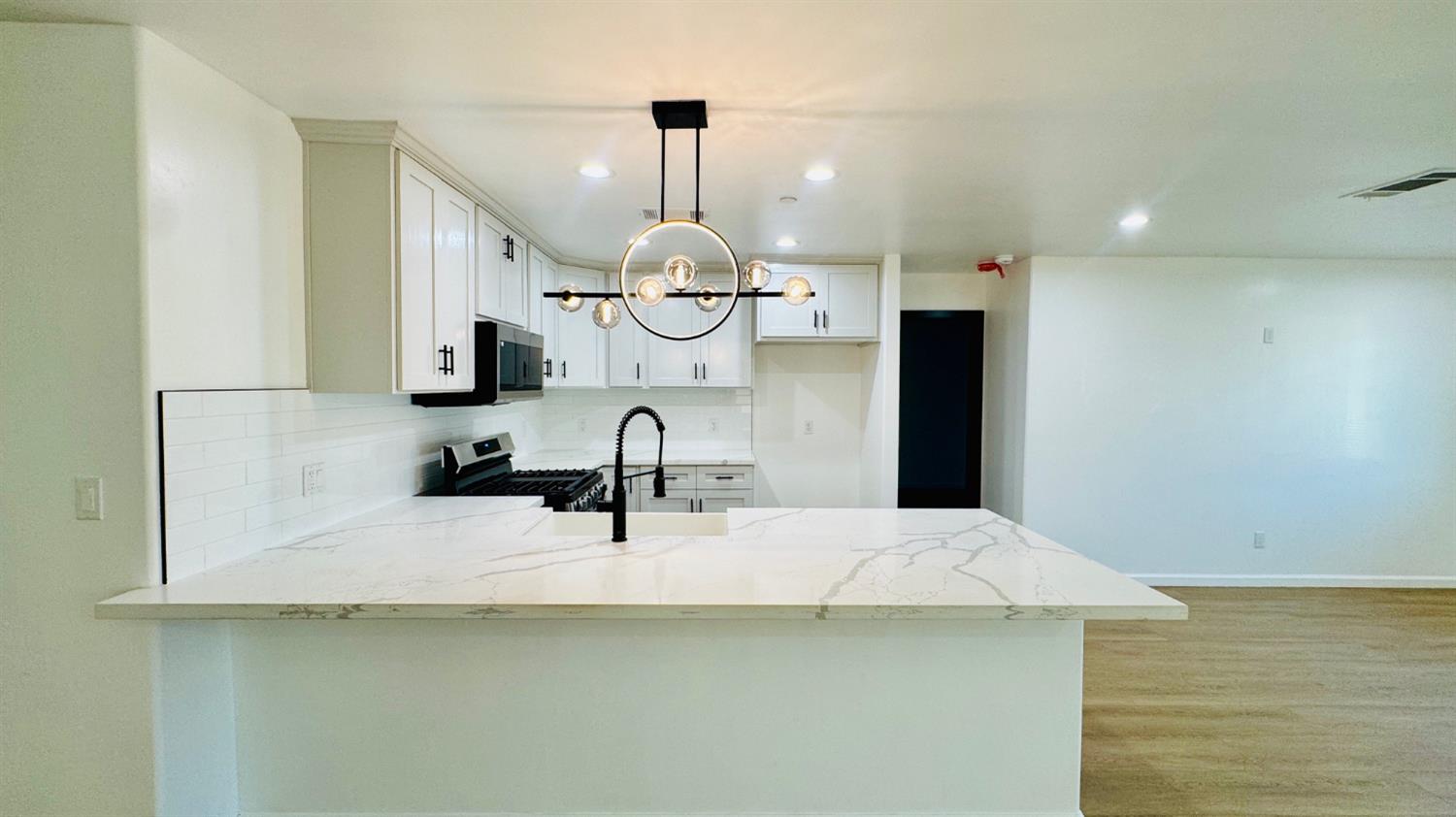 801 S Oleander Ave, Bakersfield, CA 93304