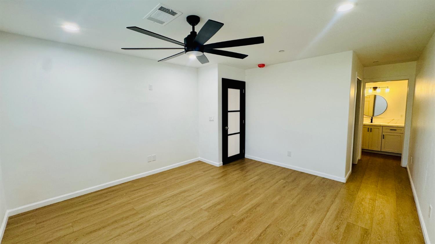 801 S Oleander Ave, Bakersfield, CA 93304