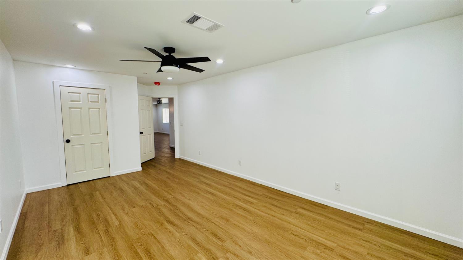 801 S Oleander Ave, Bakersfield, CA 93304