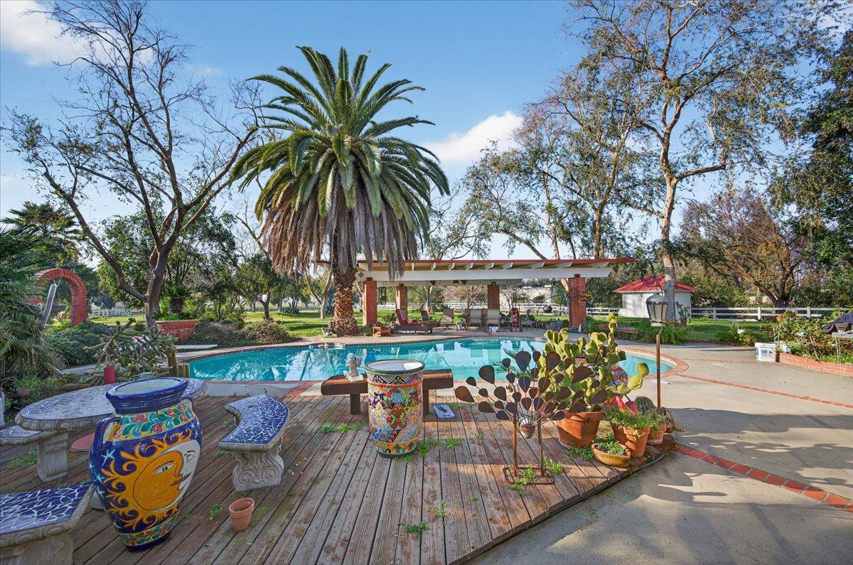 6121 N Montana Ave, Clovis, CA 93619