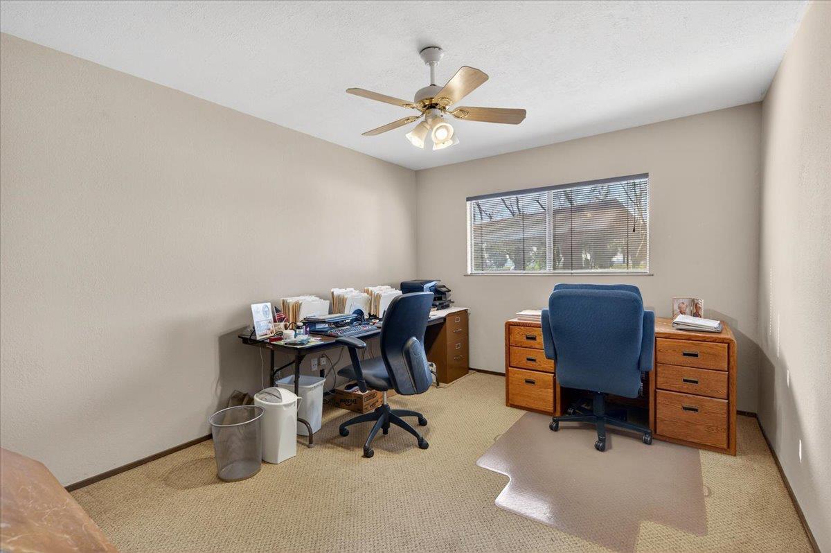 6121 N Montana Ave, Clovis, CA 93619