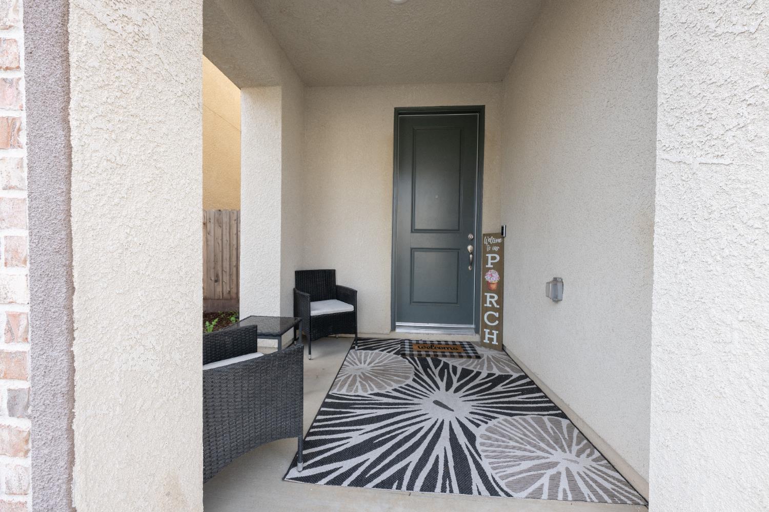 118 Mission Dr S, Madera, CA 93636