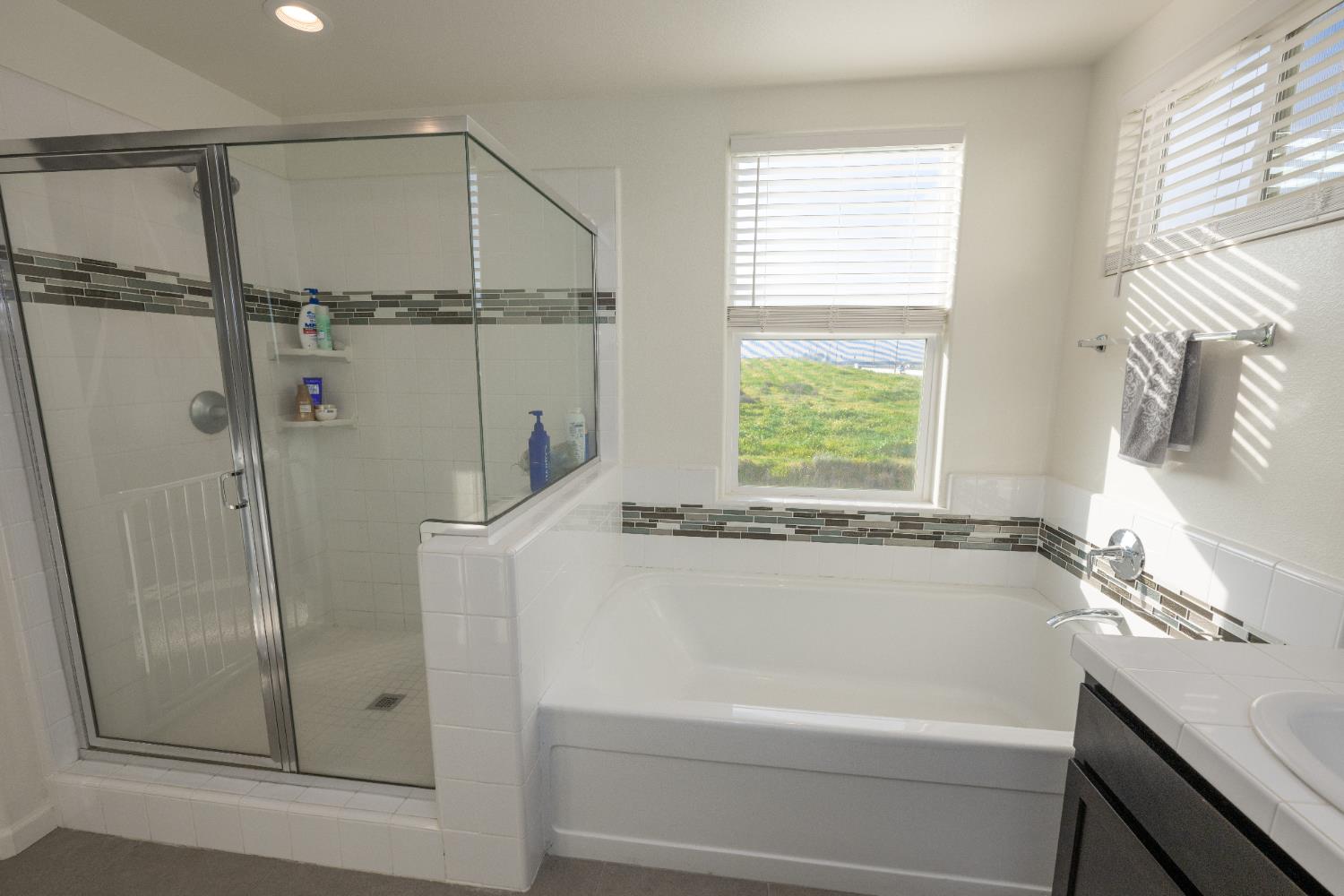 118 Mission Dr S, Madera, CA 93636