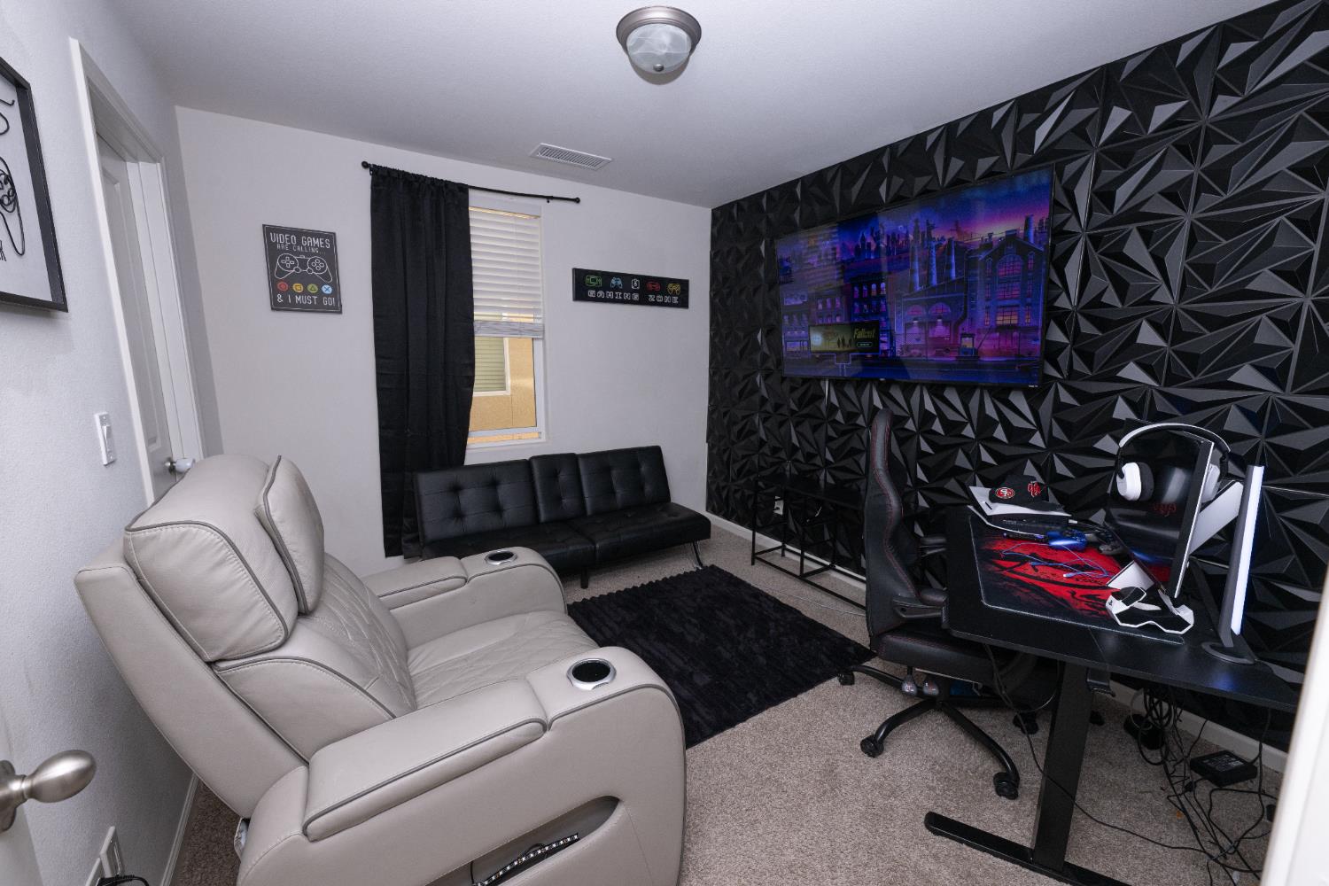 118 Mission Dr S, Madera, CA 93636