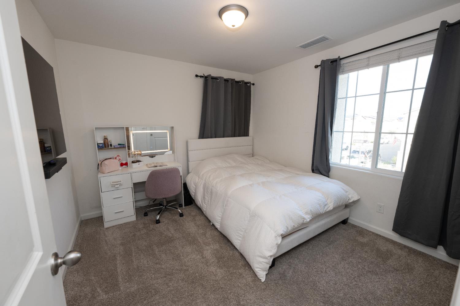 118 Mission Dr S, Madera, CA 93636