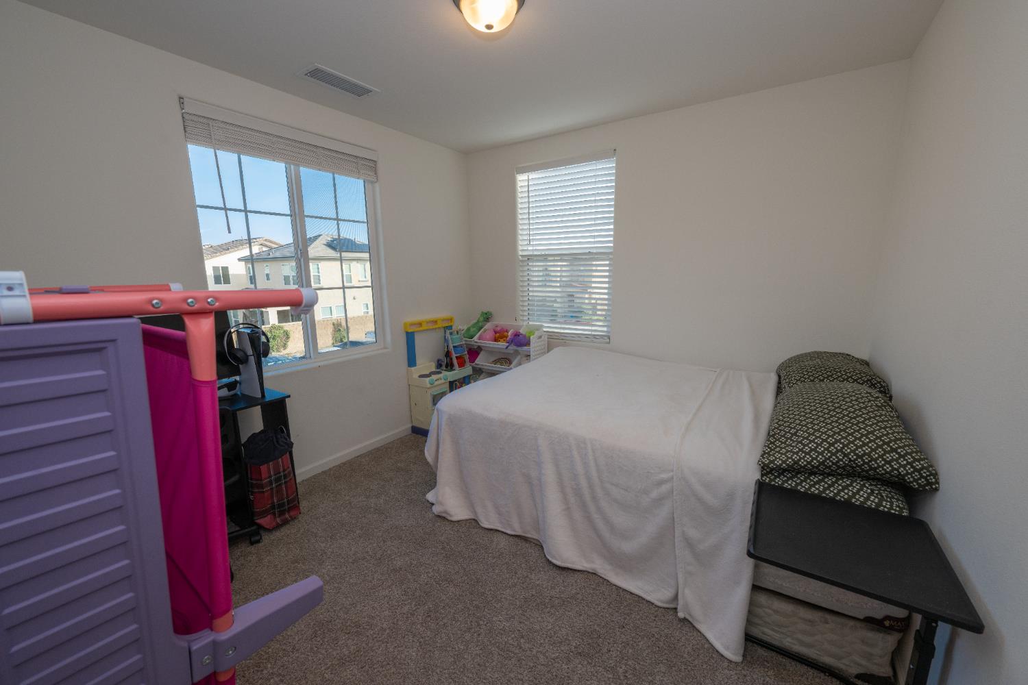 118 Mission Dr S, Madera, CA 93636