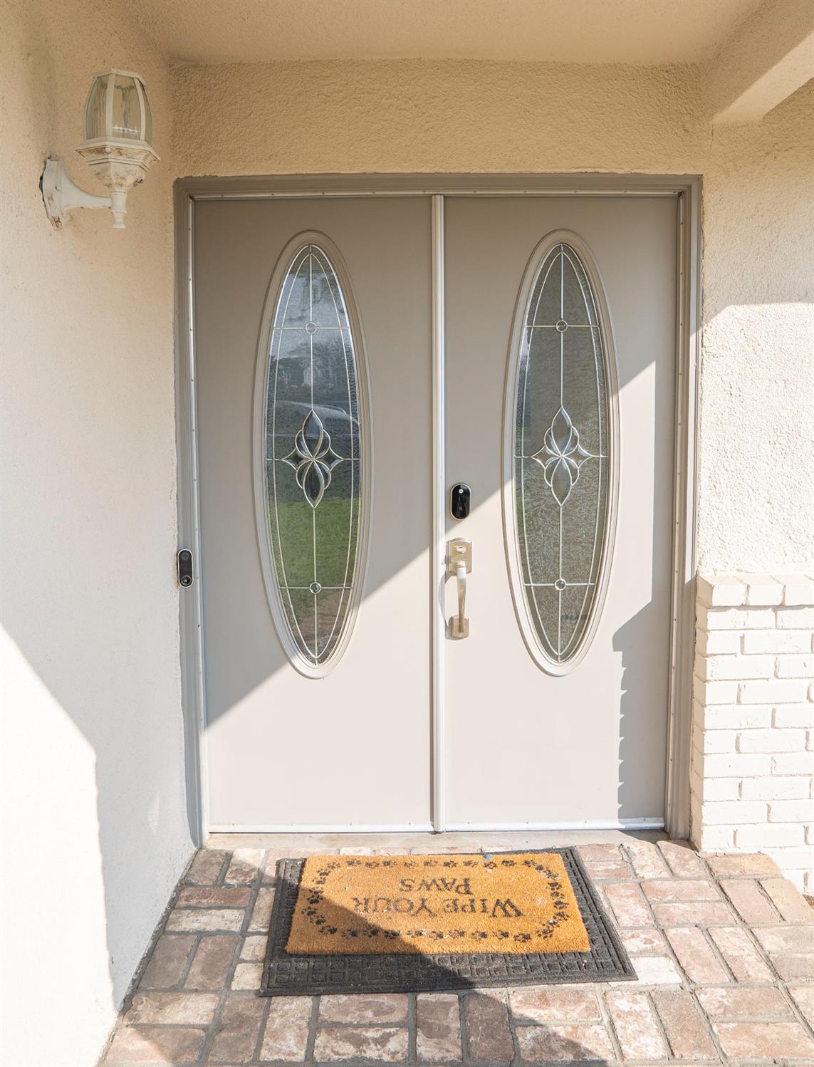 5693 E Madison Ave, Fresno, CA 93727