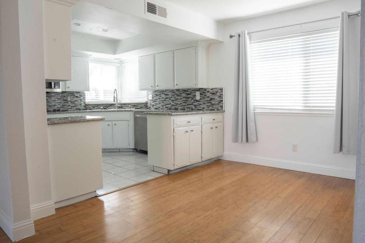 5693 E Madison Ave, Fresno, CA 93727