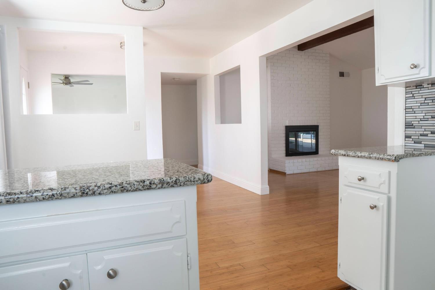 5693 E Madison Ave, Fresno, CA 93727