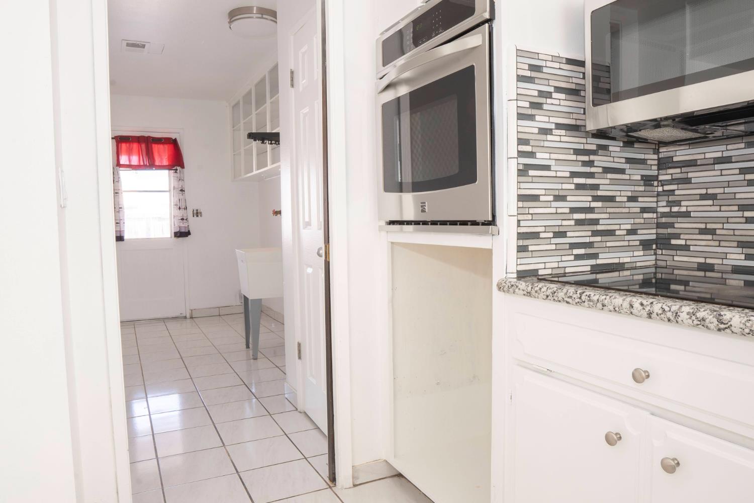 5693 E Madison Ave, Fresno, CA 93727