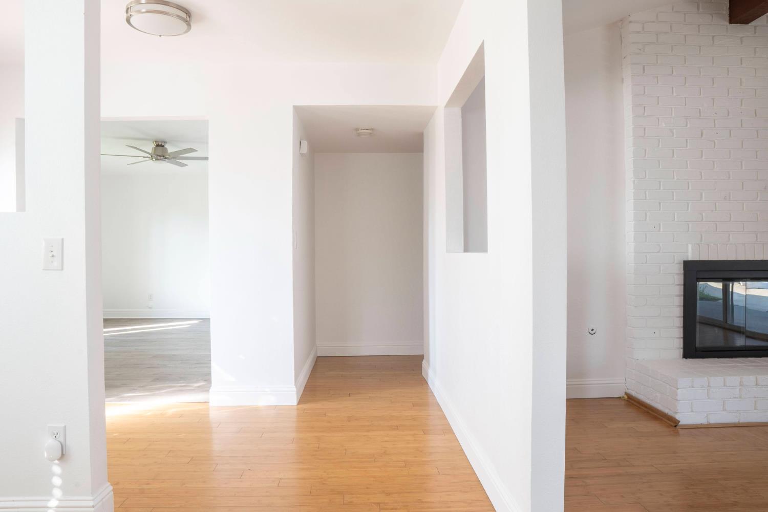 5693 E Madison Ave, Fresno, CA 93727