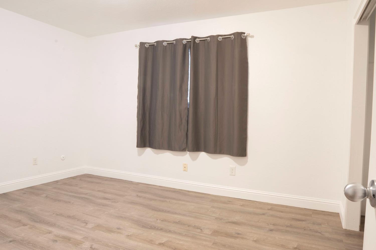 5693 E Madison Ave, Fresno, CA 93727